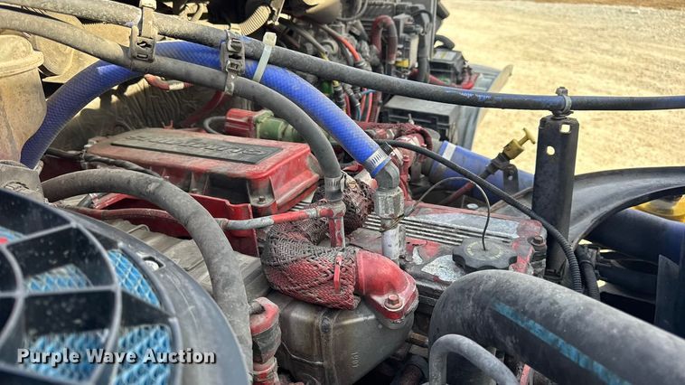 image for item EN0904 2015 Freightliner M2 semi truck