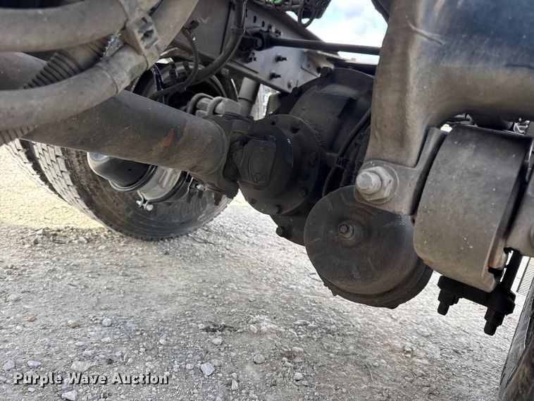 image for item EN0906 2015 Freightliner M2 semi truck