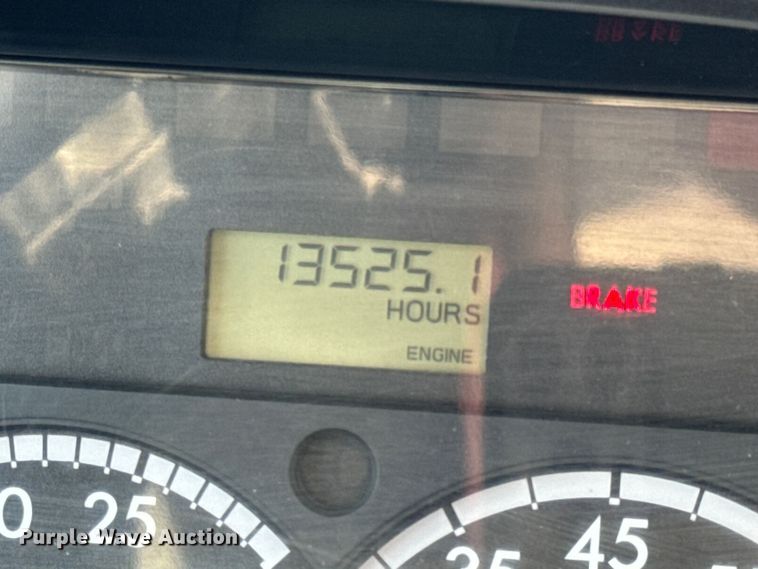 image for item EN0906 2015 Freightliner M2 semi truck