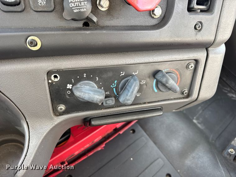 image for item EN0906 2015 Freightliner M2 semi truck