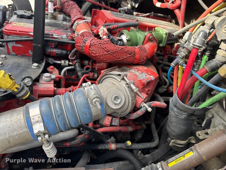 image for item EN0906 2015 Freightliner M2 semi truck