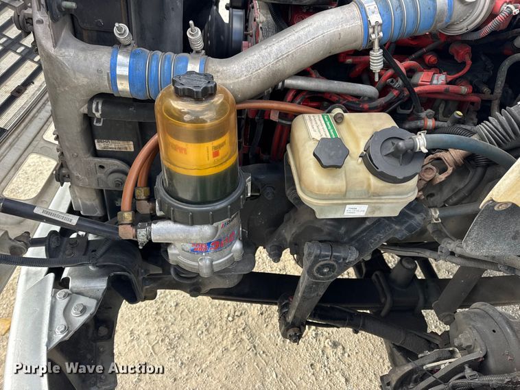 image for item EN0906 2015 Freightliner M2 semi truck