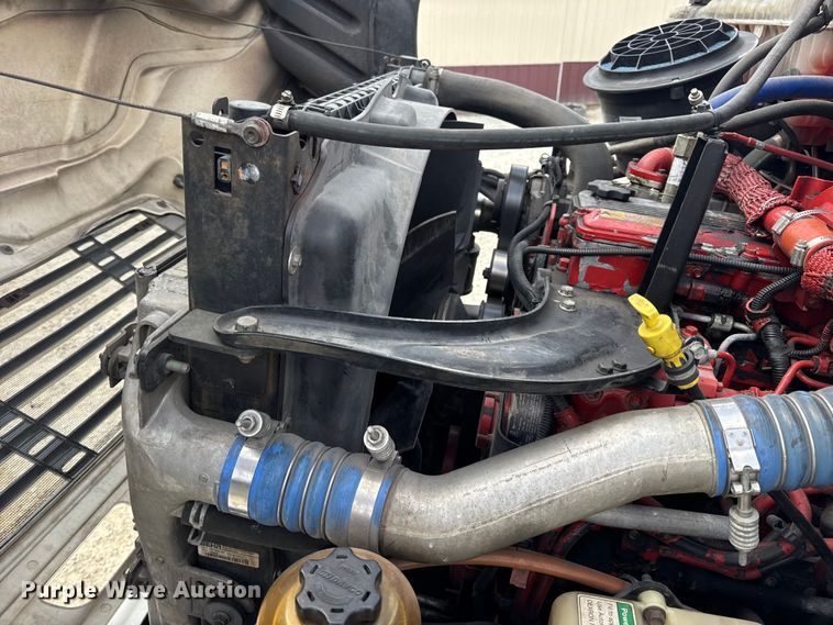 image for item EN0906 2015 Freightliner M2 semi truck