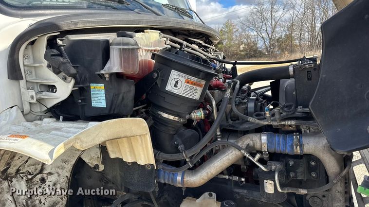 image for item EN0906 2015 Freightliner M2 semi truck