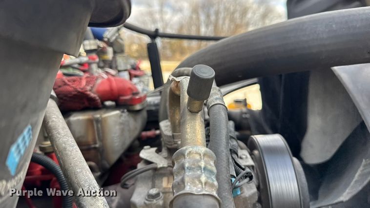 image for item EN0906 2015 Freightliner M2 semi truck