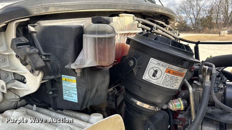 image for item EN0906 2015 Freightliner M2 semi truck