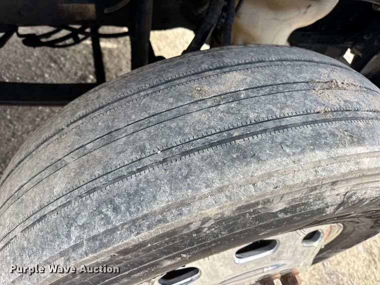 image for item EN0906 2015 Freightliner M2 semi truck