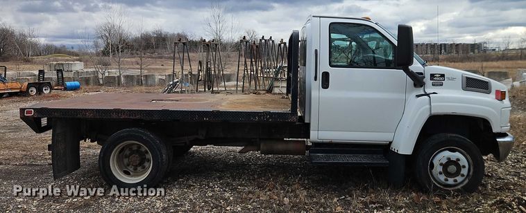 image for item EO4930 2003 Chevrolet C4500 flatbed truck
