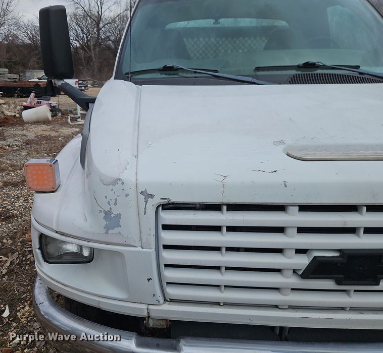 image for item EO4930 2003 Chevrolet C4500 flatbed truck