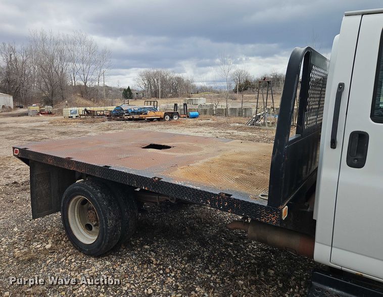 image for item EO4930 2003 Chevrolet C4500 flatbed truck