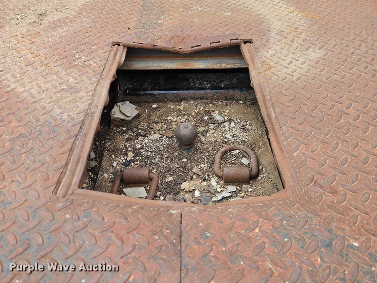 image for item EO4930 2003 Chevrolet C4500 flatbed truck