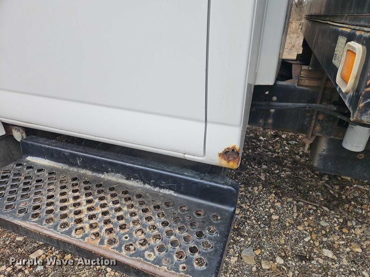 image for item EO4930 2003 Chevrolet C4500 flatbed truck