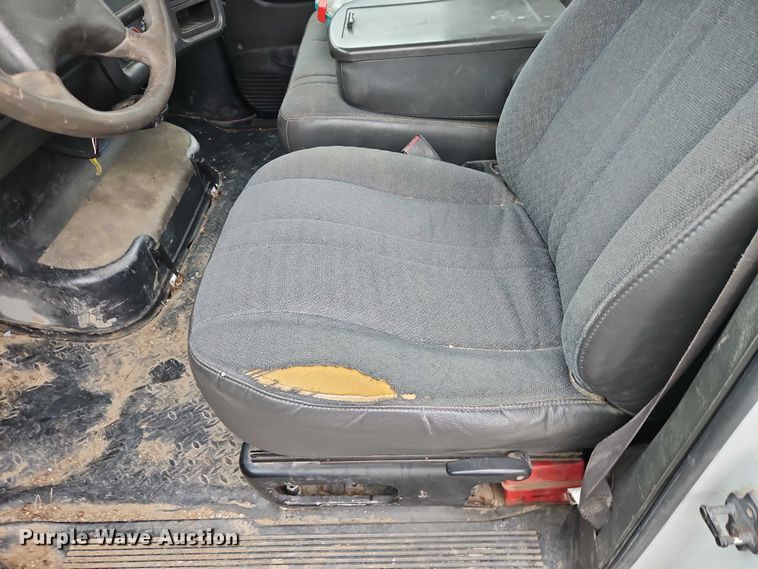 image for item EO4930 2003 Chevrolet C4500 flatbed truck