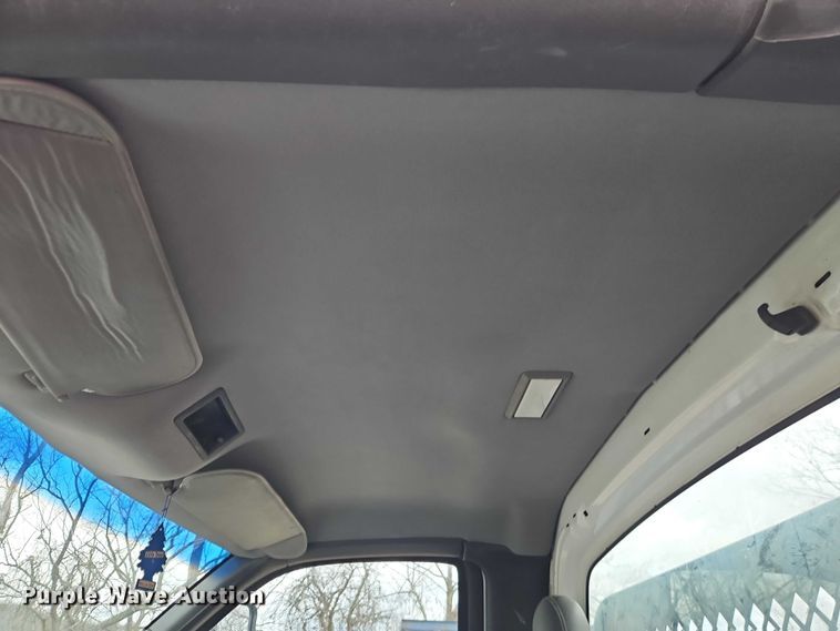 image for item EO4930 2003 Chevrolet C4500 flatbed truck