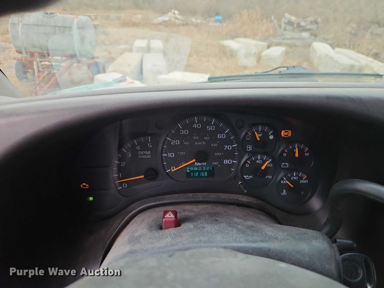 image for item EO4930 2003 Chevrolet C4500 flatbed truck