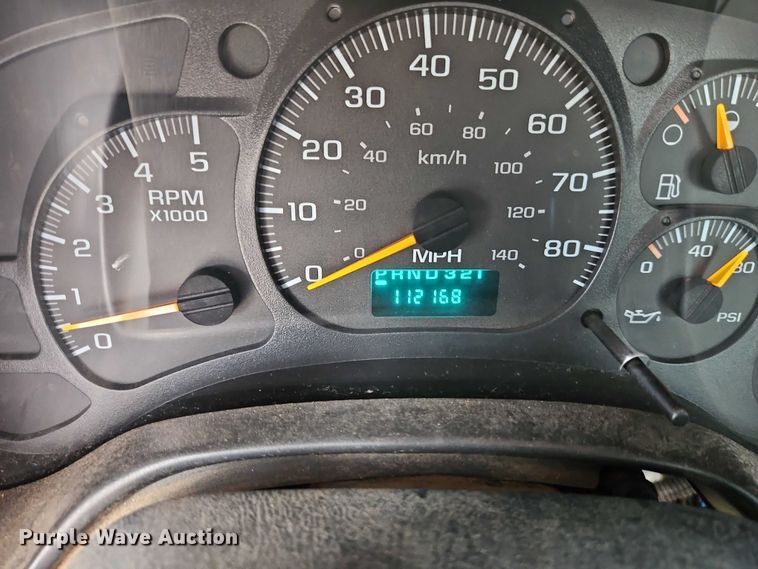 image for item EO4930 2003 Chevrolet C4500 flatbed truck