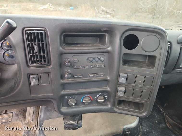 image for item EO4930 2003 Chevrolet C4500 flatbed truck