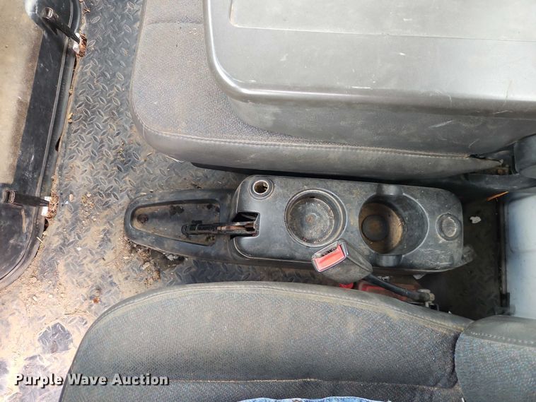 image for item EO4930 2003 Chevrolet C4500 flatbed truck