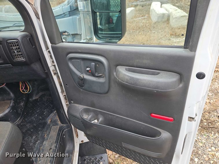 image for item EO4930 2003 Chevrolet C4500 flatbed truck