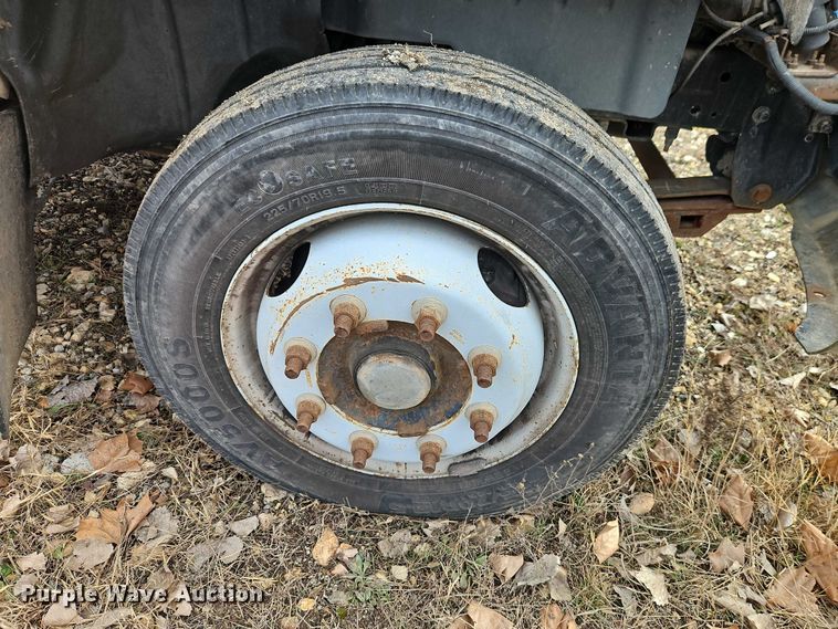 image for item EO4930 2003 Chevrolet C4500 flatbed truck