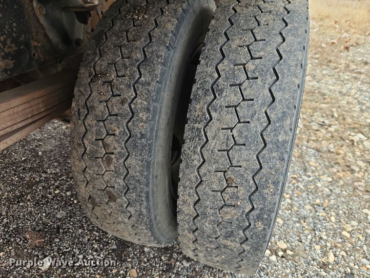 image for item EO4930 2003 Chevrolet C4500 flatbed truck