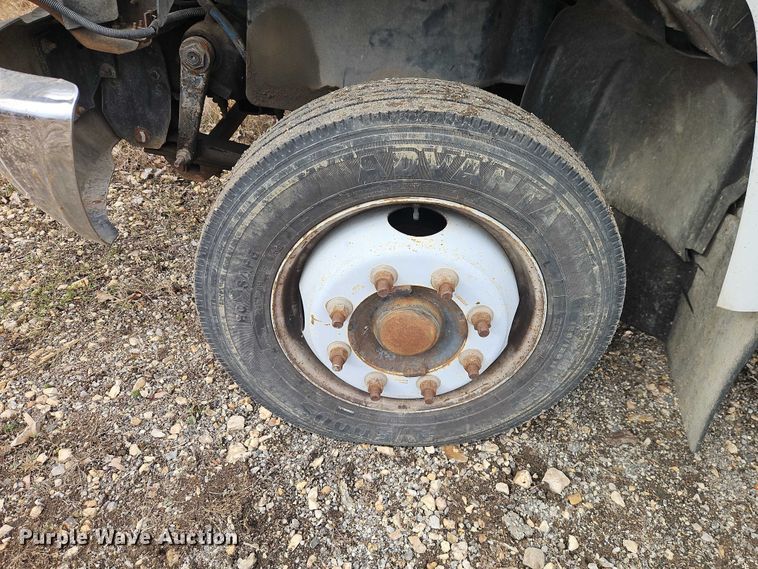 image for item EO4930 2003 Chevrolet C4500 flatbed truck