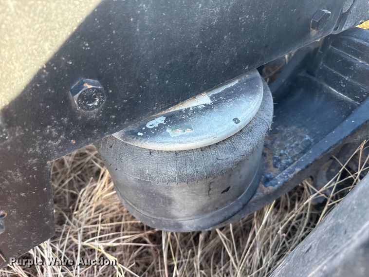 image for item EP2711 1989 Peterbilt 379 semi truck