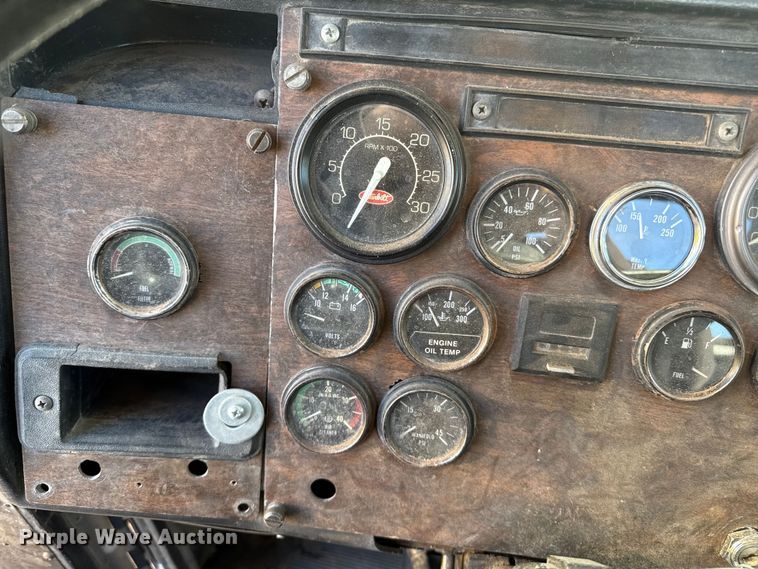 image for item EP2711 1989 Peterbilt 379 semi truck