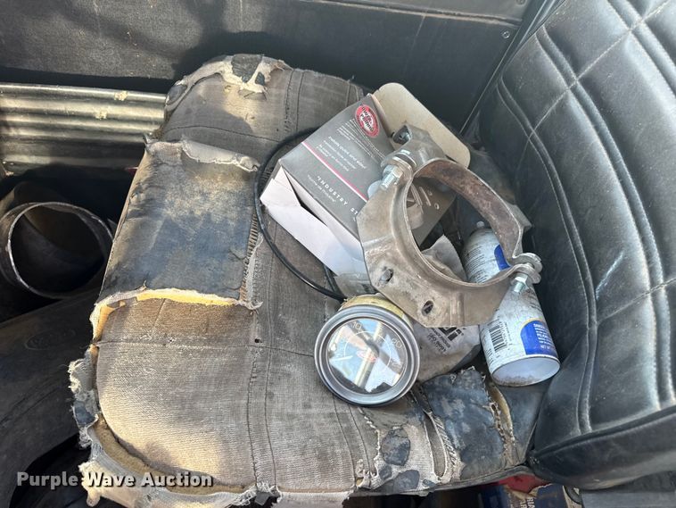 image for item EP2711 1989 Peterbilt 379 semi truck