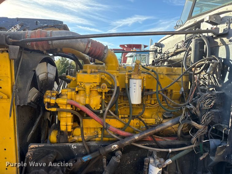 image for item EP2711 1989 Peterbilt 379 semi truck