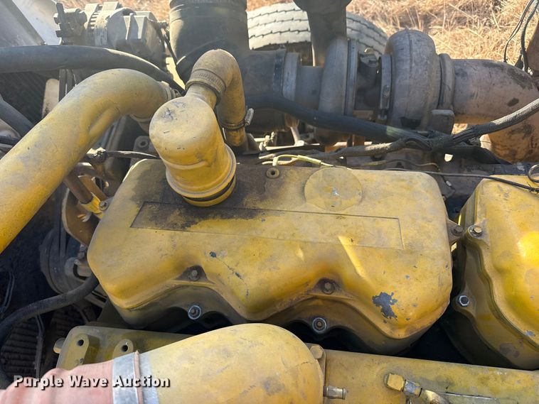 image for item EP2711 1989 Peterbilt 379 semi truck