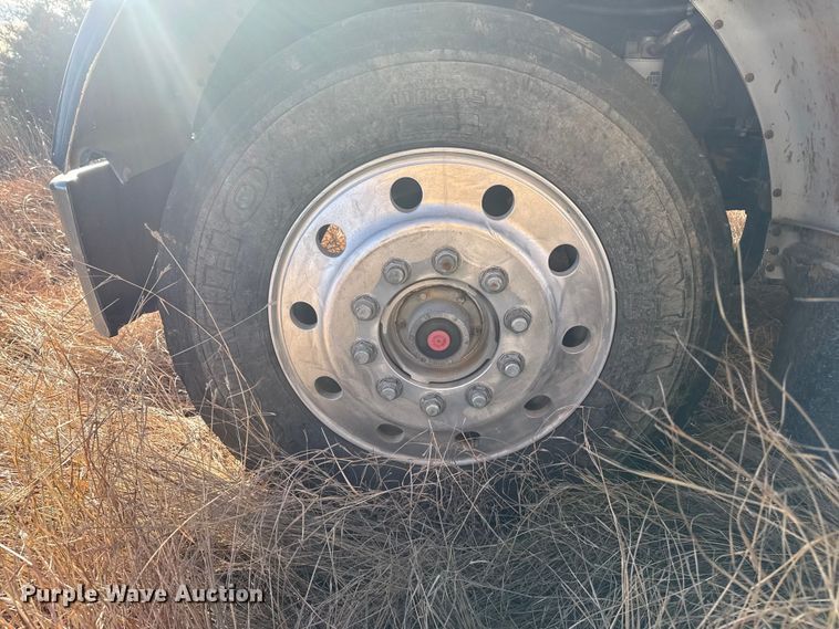 image for item EP2711 1989 Peterbilt 379 semi truck