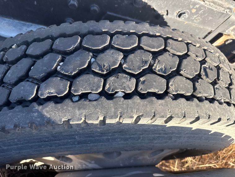 image for item EP2711 1989 Peterbilt 379 semi truck