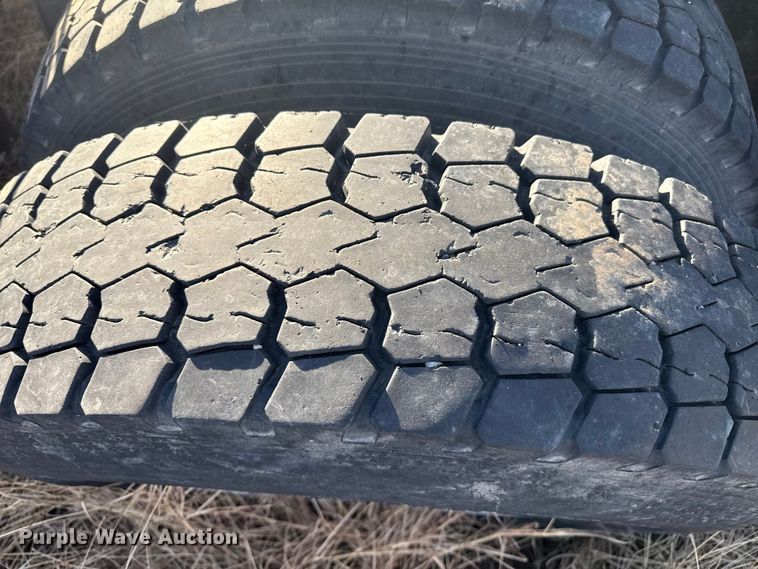 image for item EP2711 1989 Peterbilt 379 semi truck