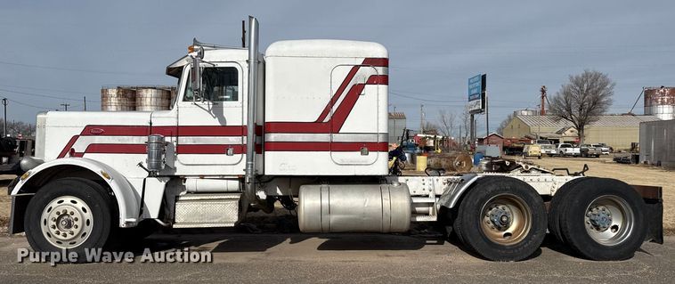 image for item EP2848 1980 Peterbilt 359 semi truck