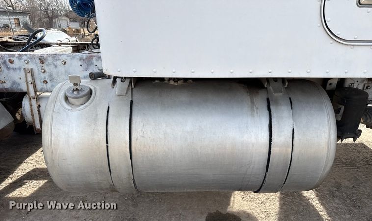 image for item EP2848 1980 Peterbilt 359 semi truck