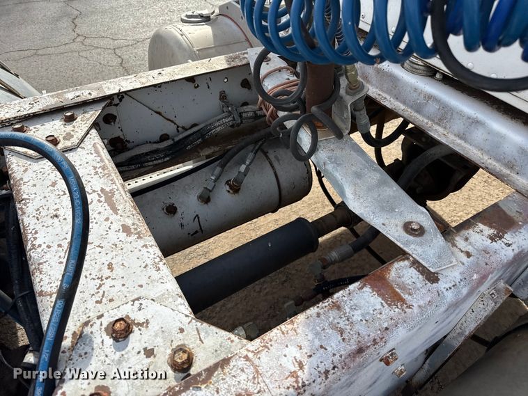 image for item EP2848 1980 Peterbilt 359 semi truck