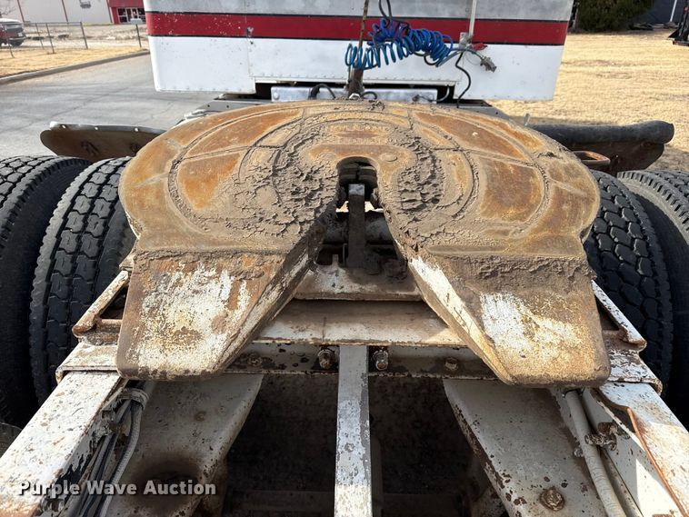 image for item EP2848 1980 Peterbilt 359 semi truck