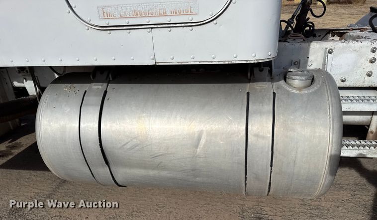 image for item EP2848 1980 Peterbilt 359 semi truck