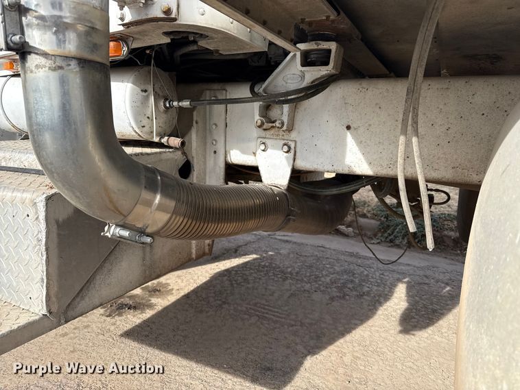 image for item EP2848 1980 Peterbilt 359 semi truck