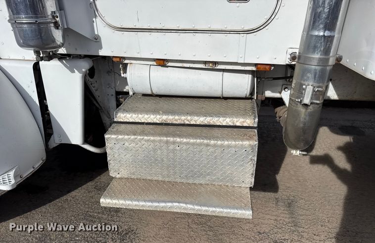 image for item EP2848 1980 Peterbilt 359 semi truck