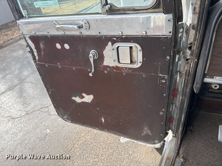 image for item EP2848 1980 Peterbilt 359 semi truck