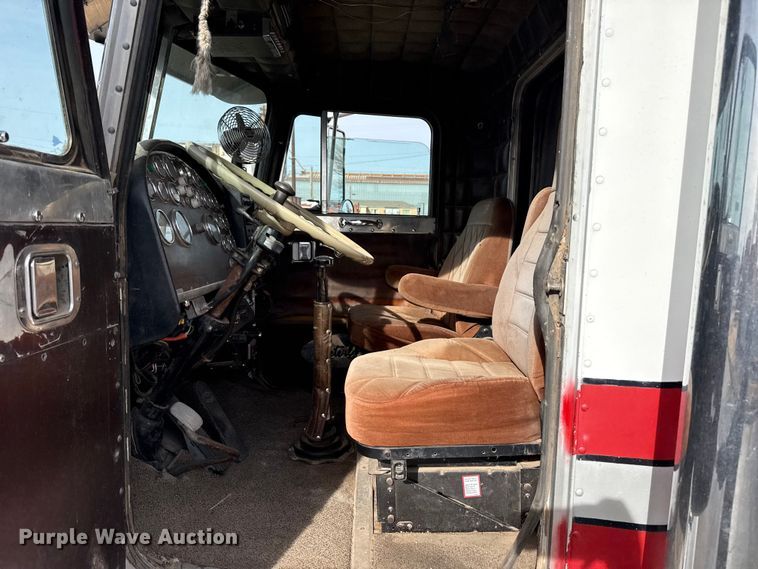 image for item EP2848 1980 Peterbilt 359 semi truck