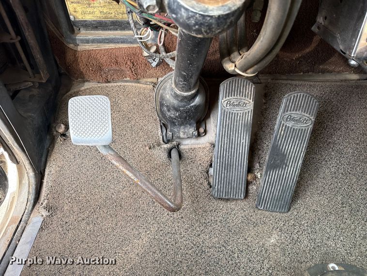 image for item EP2848 1980 Peterbilt 359 semi truck