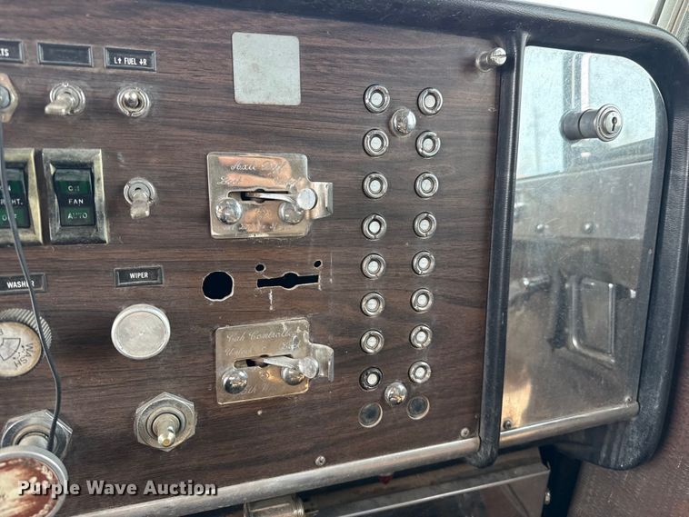 image for item EP2848 1980 Peterbilt 359 semi truck