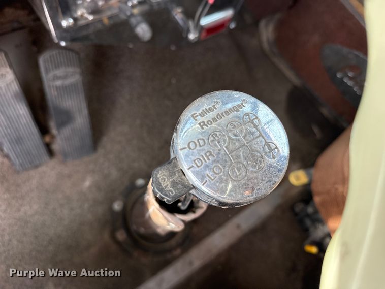 image for item EP2848 1980 Peterbilt 359 semi truck