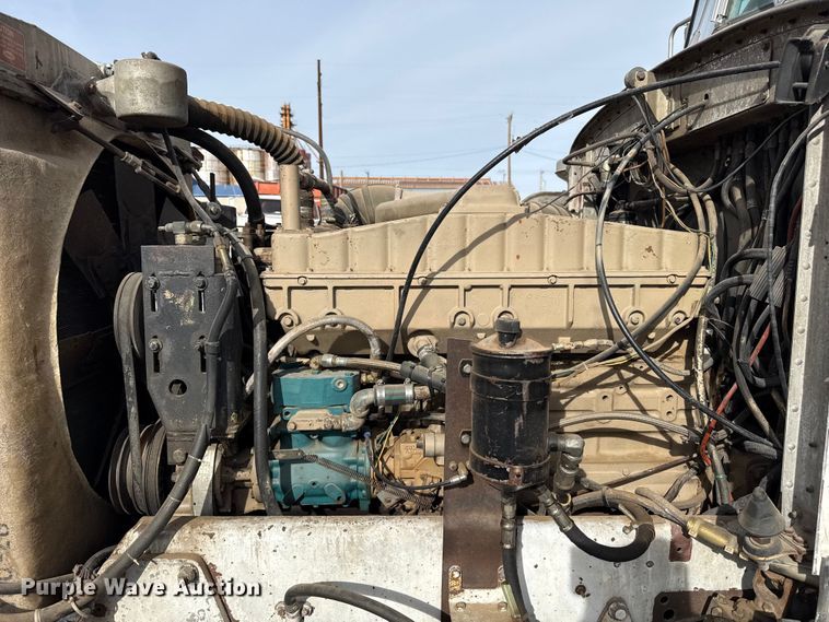 image for item EP2848 1980 Peterbilt 359 semi truck