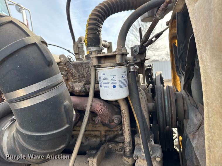 image for item EP2848 1980 Peterbilt 359 semi truck