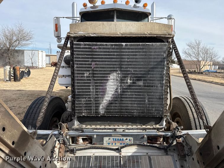 image for item EP2848 1980 Peterbilt 359 semi truck