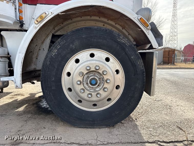 image for item EP2848 1980 Peterbilt 359 semi truck